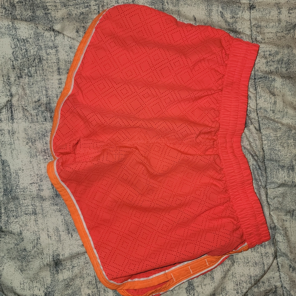 Shorts - Picture 3 of 4